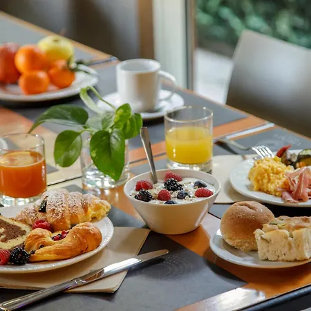 Santa Costanza By Omnia 4*